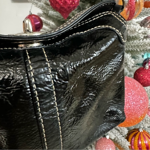 Coach Black Leather with Silver Accents Turn Lock Wristlet EUC - Picture 7 of 11